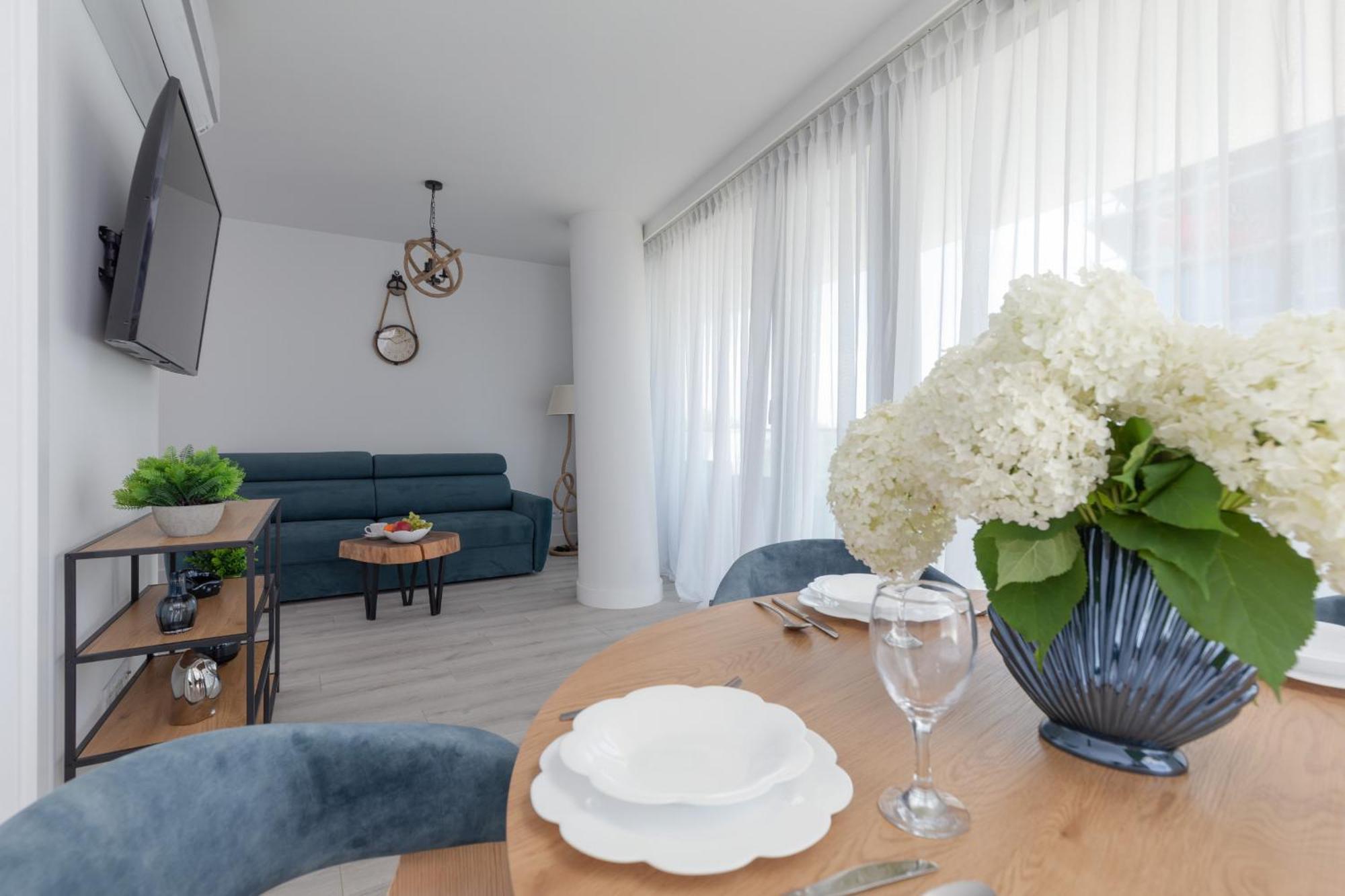 Royal Waves & - With Parking By Renters *